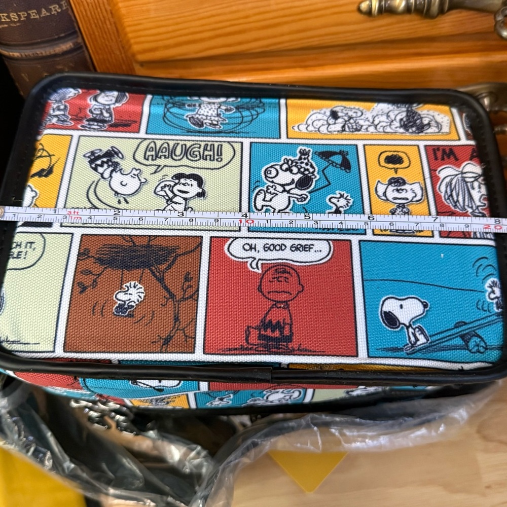 Loungefly Peanuts Snoopy SODA Lunch Bag NWT Comic Print Crossbody Bag Only - Picture 11 of 14